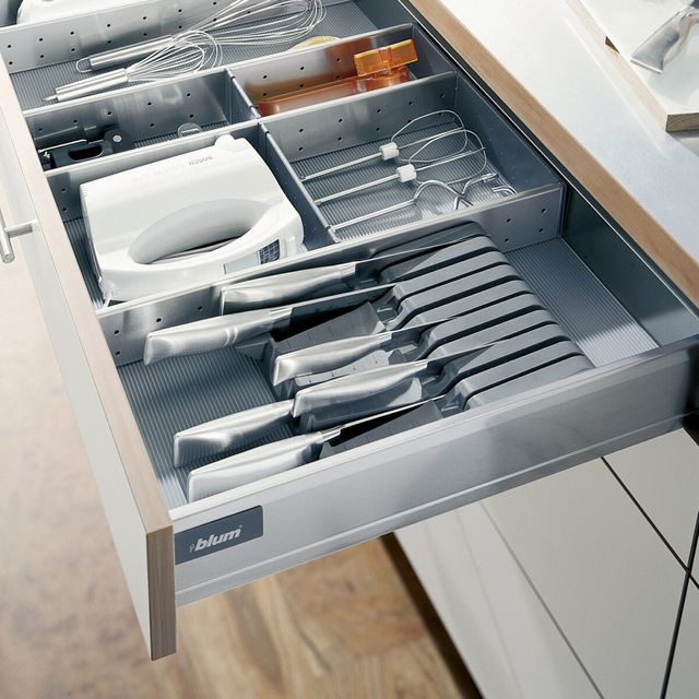 Tiroir range-couverts sur mesure dans une cuisine Castellanos