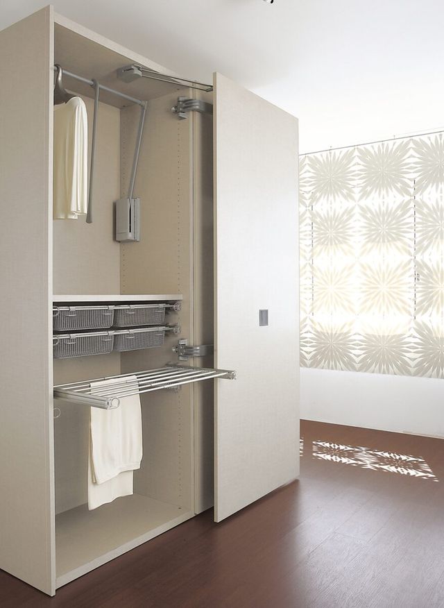 Rangements int&eacute;rieurs d&rsquo;un dressing sur mesure Castellanos