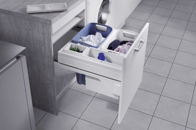 Panier &agrave; linge int&eacute;gr&eacute; dans un meuble sur mesure Castellanos