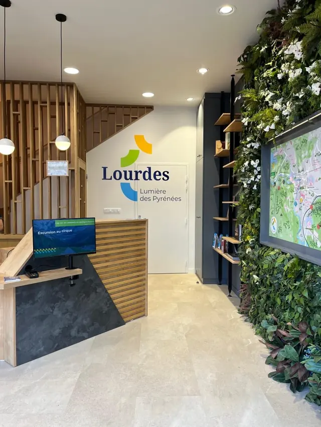 Design d&rsquo;int&eacute;rieur pour les collectivit&eacute;s&nbsp;: l&rsquo;Office de Tourisme de Lourdes Lumi&egrave;re des Pyr&eacute;n&eacute;es