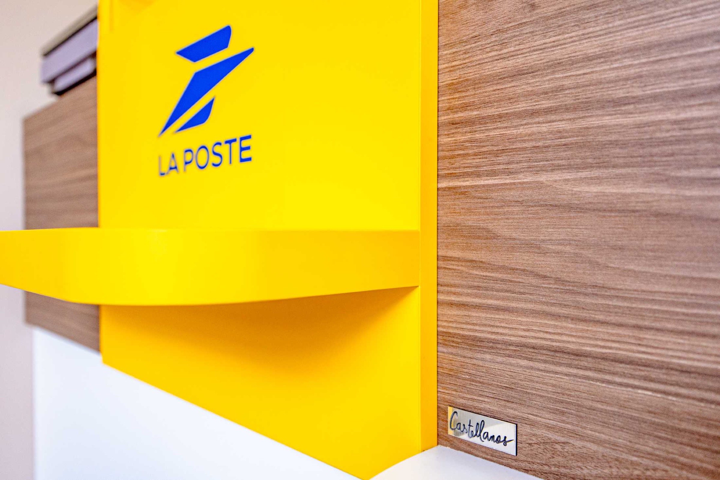 Comptoir La Poste dans le cadre d'un projet d'agencement pro Castellanos
