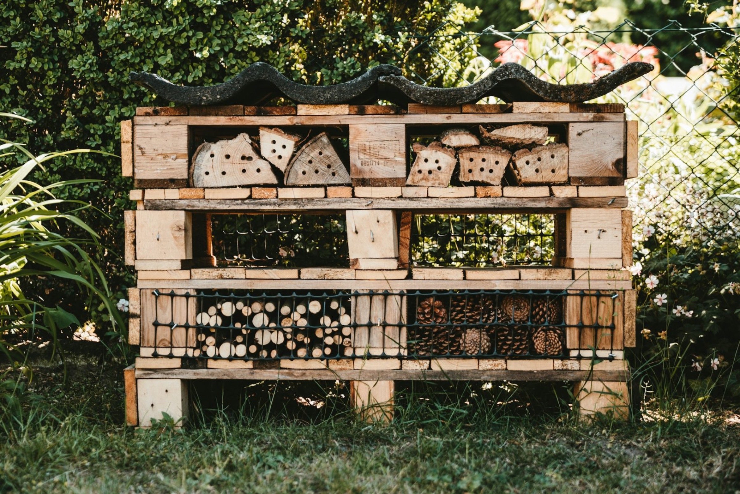 hotel &agrave; insectes en upcycling