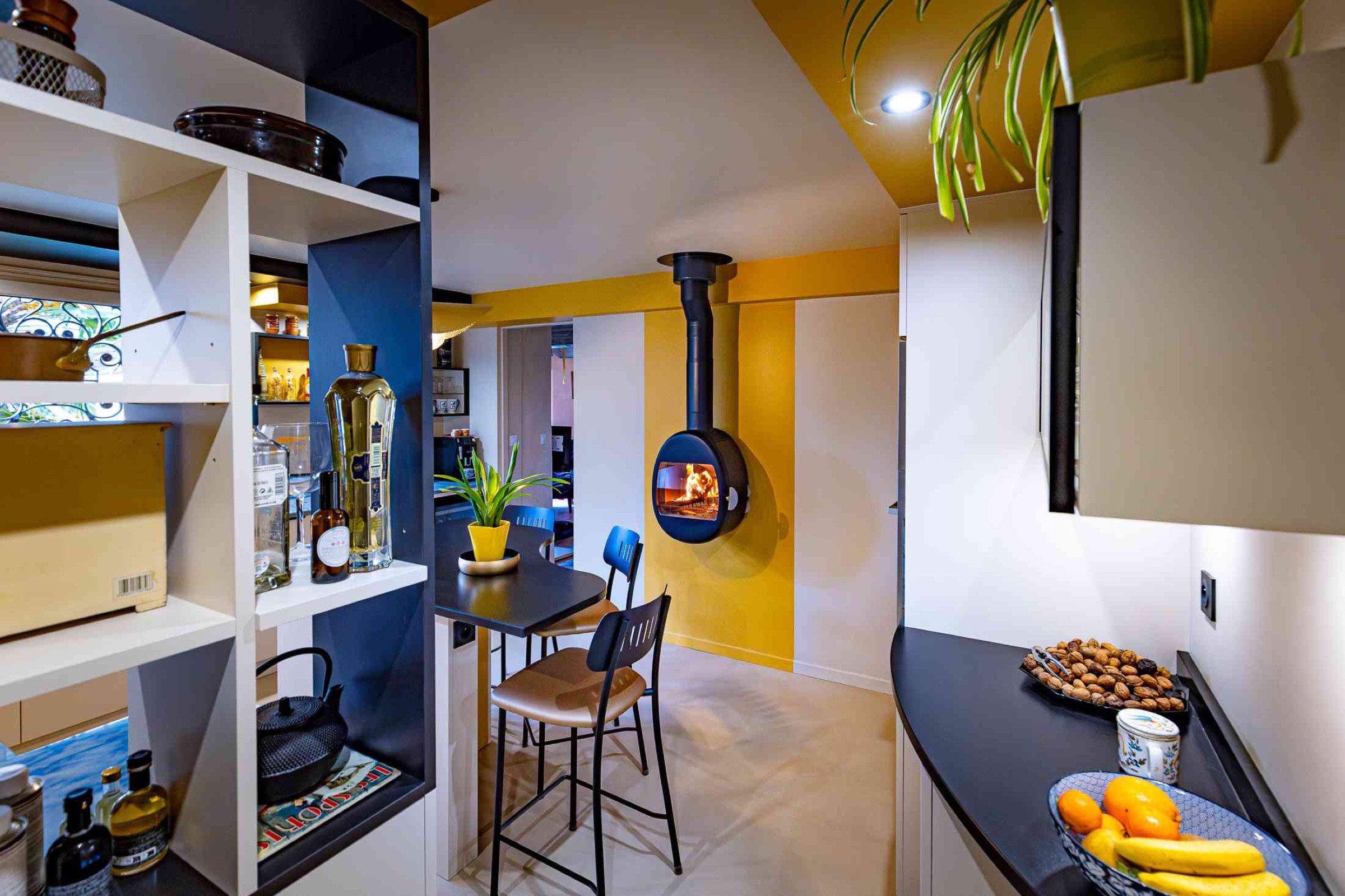 Cuisine moderne sur mesure r&eacute;alis&eacute;e par l'artisan Castellanos