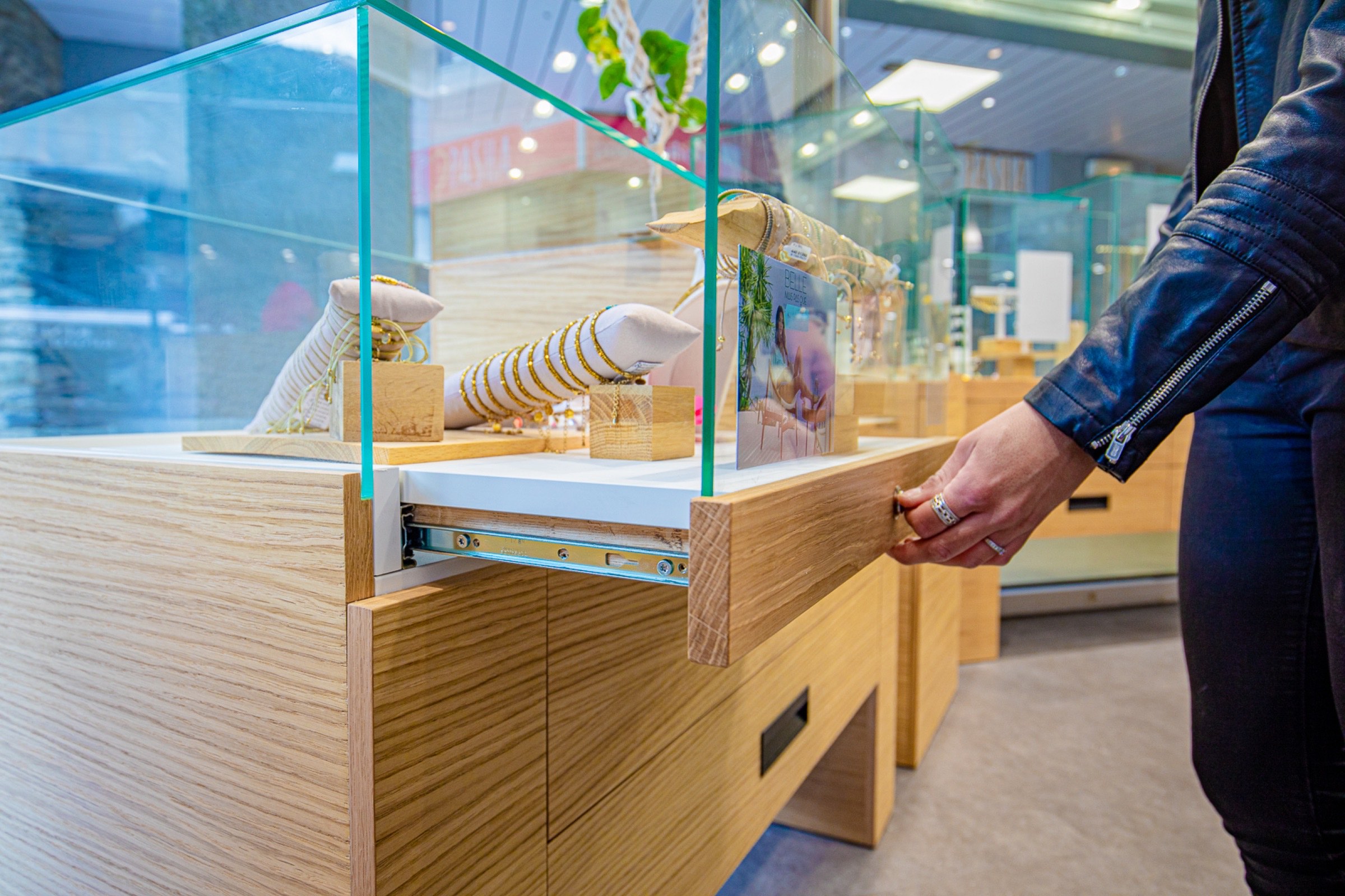 vitrine bijouterie rangement fonctionnel castellanos