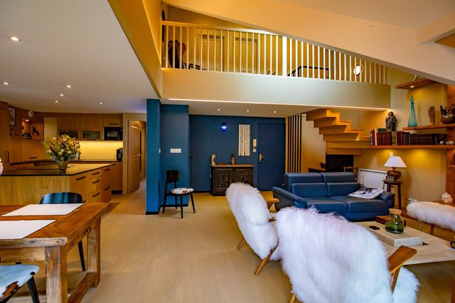 Nouvel escalier desservant la mezzanine &mdash;&nbsp;appartement Saint-Lary