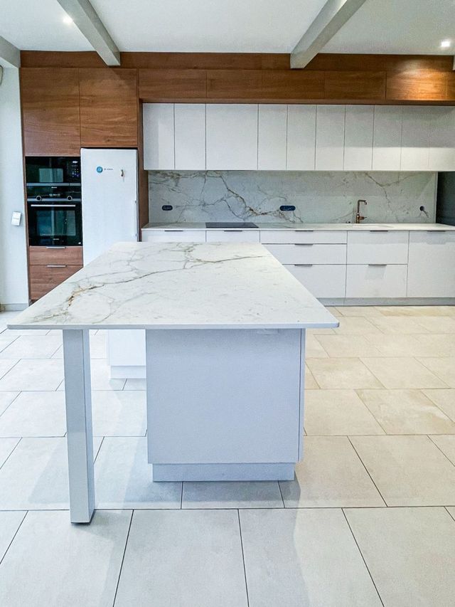 Plan de travail Dekton effet marbr&eacute; &mdash;&nbsp;cuisine de M&eacute;lanie