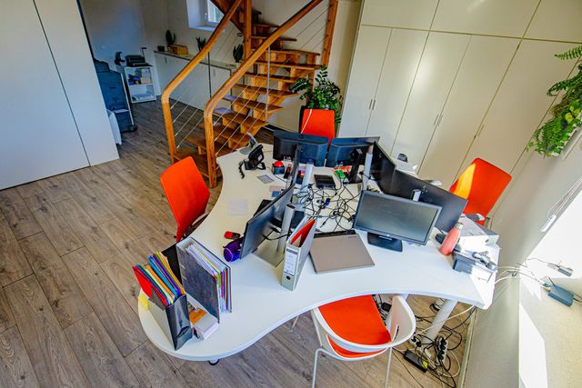 Plan de travail arrondi &mdash;&nbsp;cabinet Adour Expertise &agrave; Tarbes