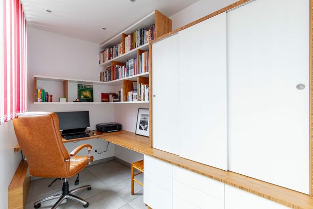 Conception d&rsquo;un Bureau sur mesure &agrave; Pau