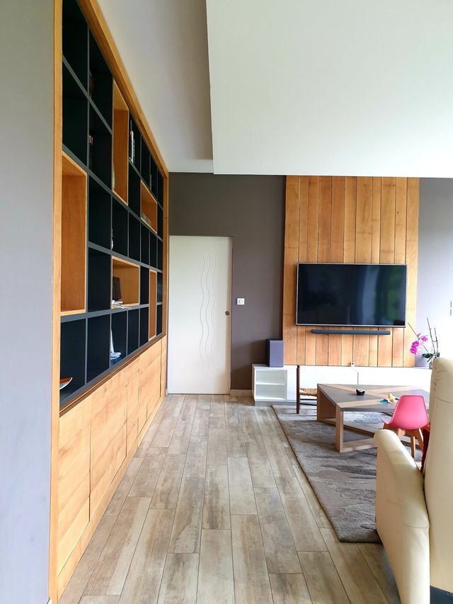 Mobilier en bois moderne