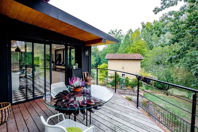 Terrasse du moulin &mdash;&nbsp;d&eacute;tail 1