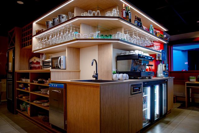 Rangements sur mesure &mdash;&nbsp;Caf&eacute; du Parvis, Ibos