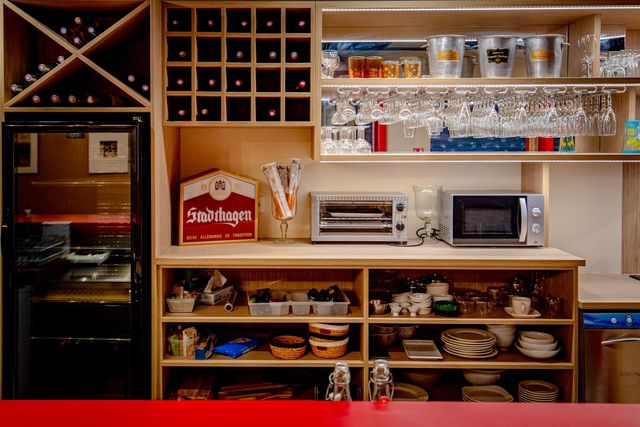 Espace bar du Caf&eacute; du Parvis &mdash;&nbsp;vue du comptoir
