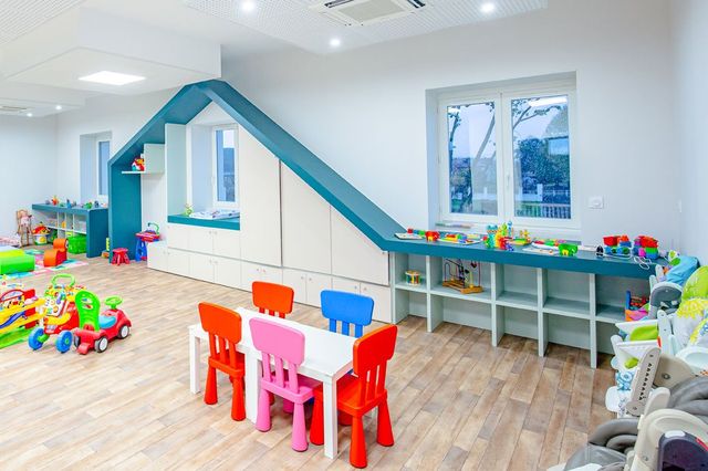 Banquettes d&rsquo;accueil du P&ocirc;le Enfance
