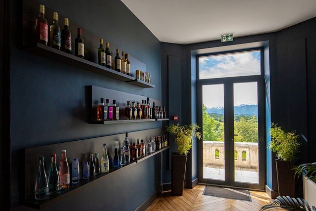 Comptoir de d&eacute;gustation sur mesure &mdash;&nbsp;d&eacute;tail