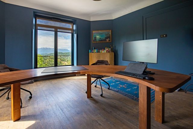 Finitions du bureau de direction Castellanos