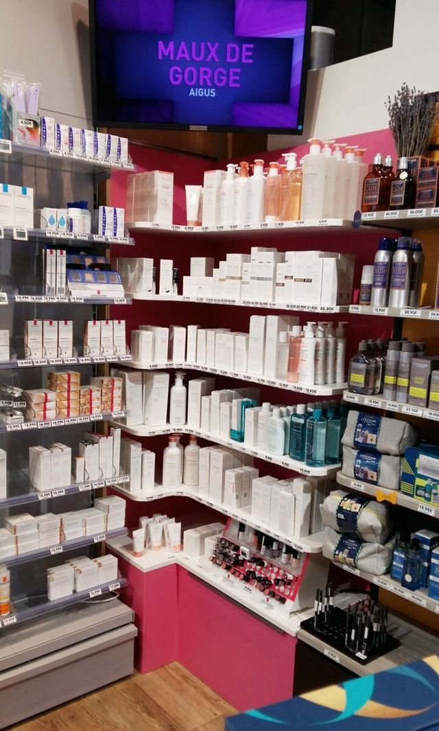 Meuble de pharmacie sur mesure &agrave; Tarbes &mdash;&nbsp;Castellanos