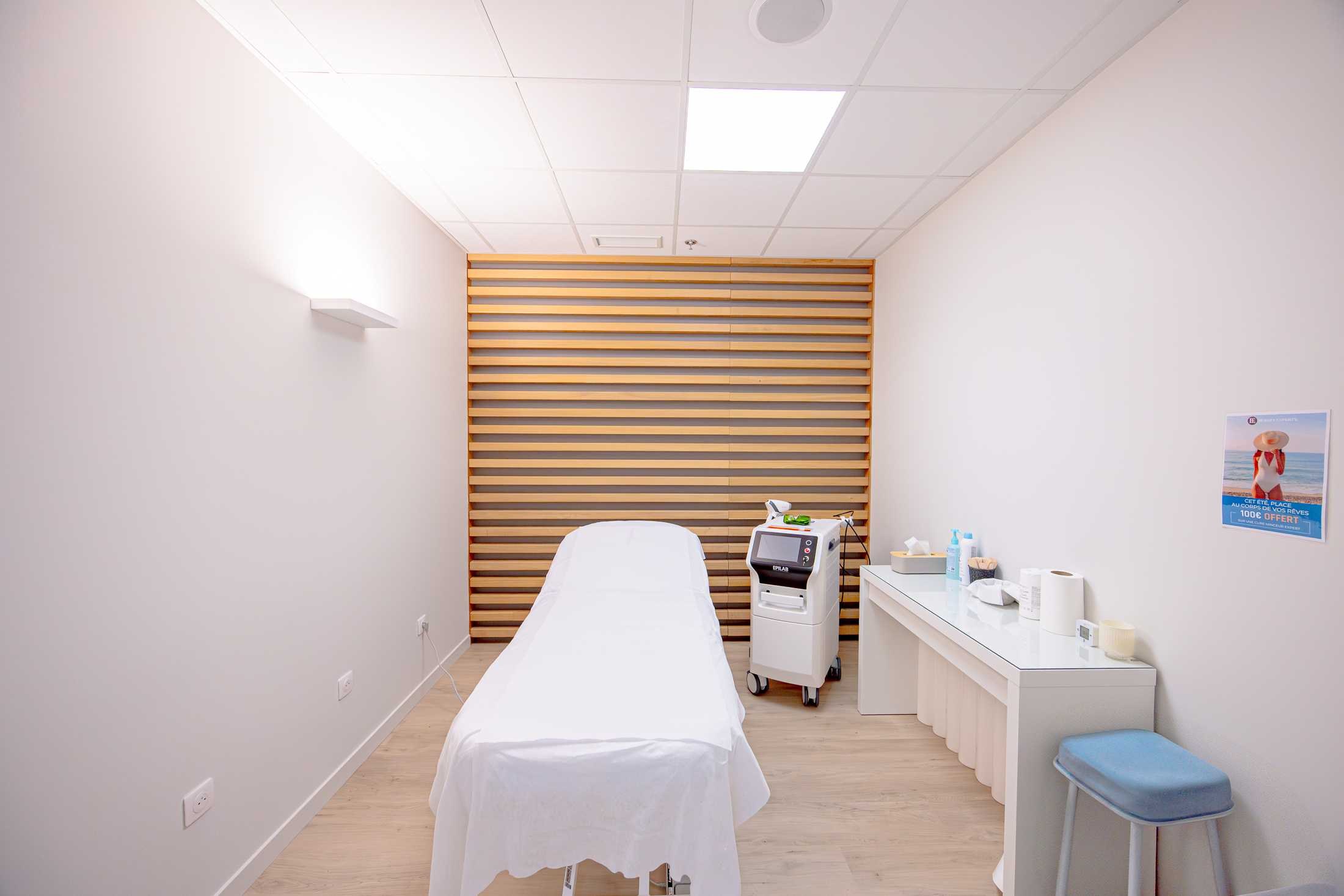 cabine d'un institut de beaut&eacute; &agrave; tarbes