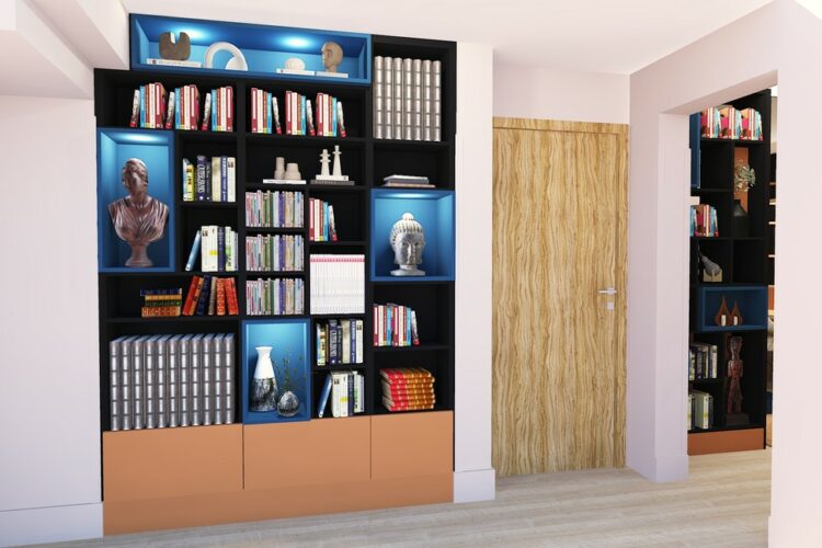 Une bibliothèque contemporaine bien agencée, avec une grande étagère remplie de livres, d'objets décoratifs et de compartiments de rangement